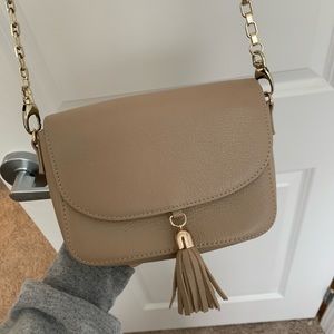 White House black market nude/taupe purse